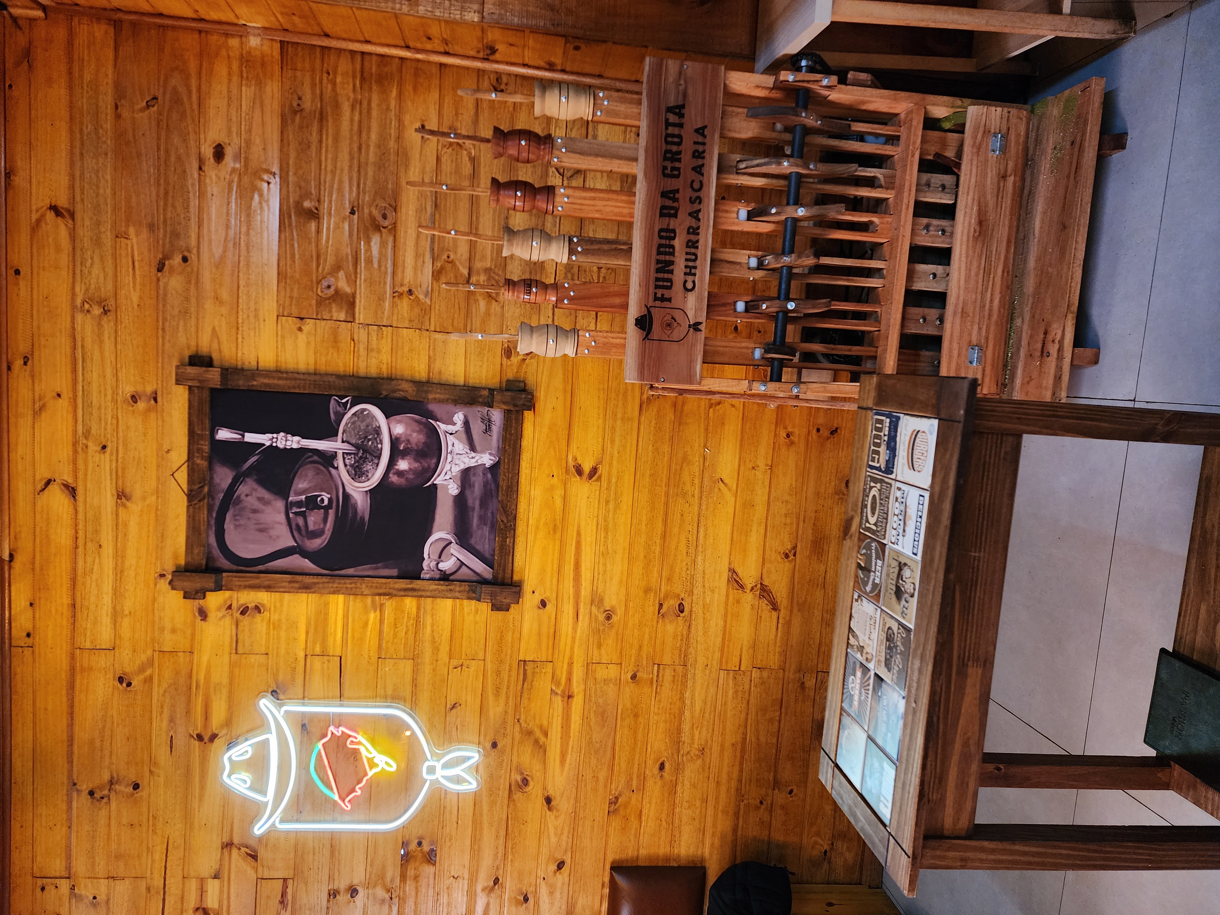 Espeto corrido servido na mesa