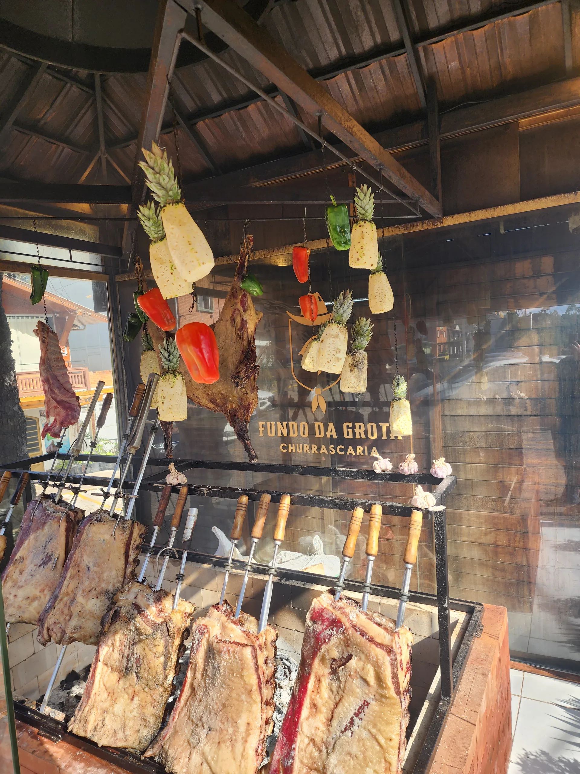 Costelão de 12 horas no fogo de chão